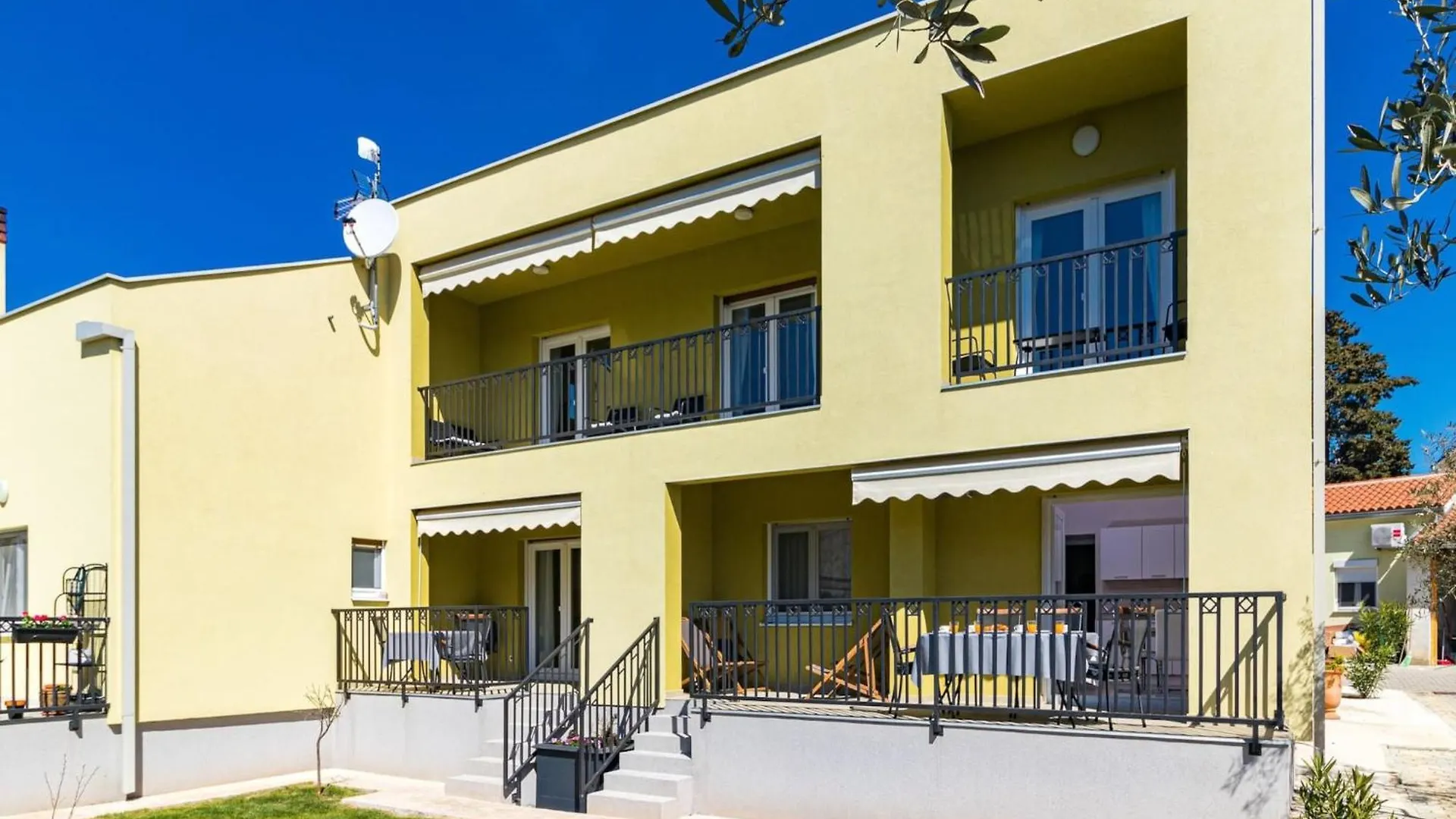 4 Guests Apartment In Medulin