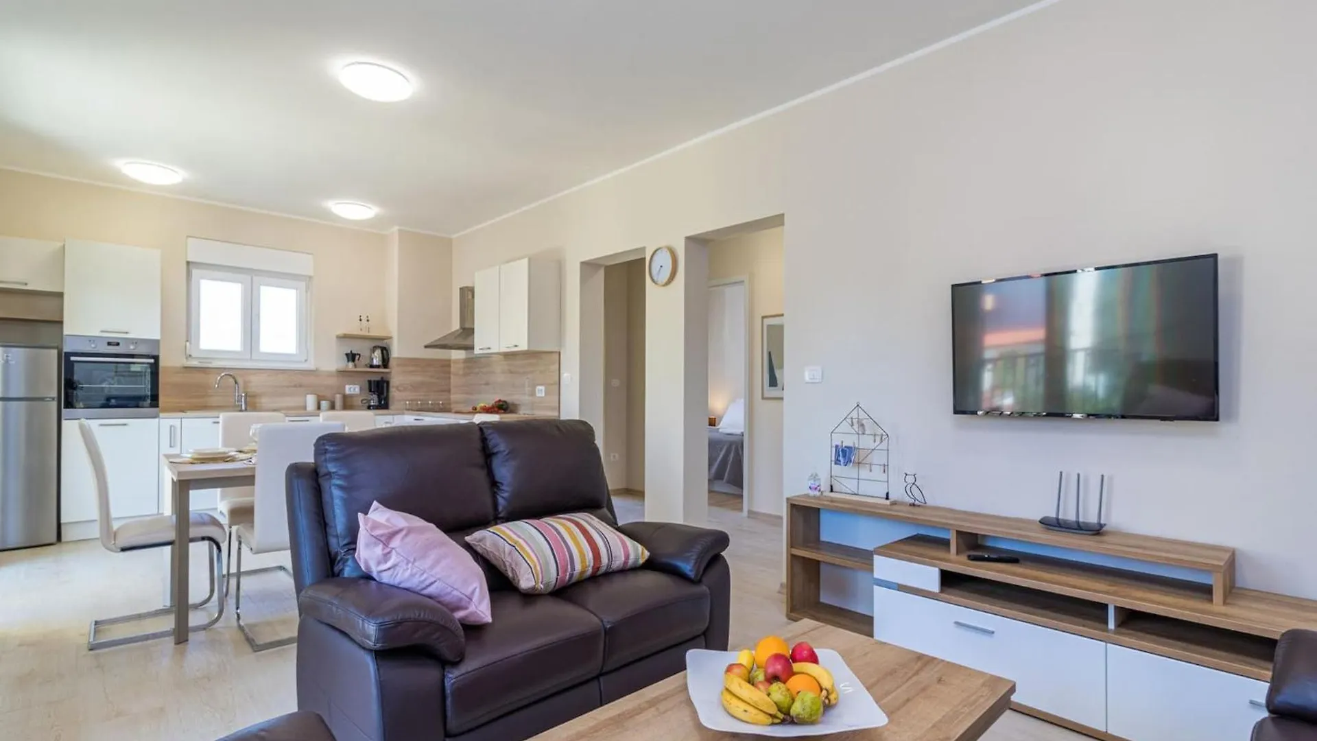 4 Guests Apartment In 메덜린 크로아티아