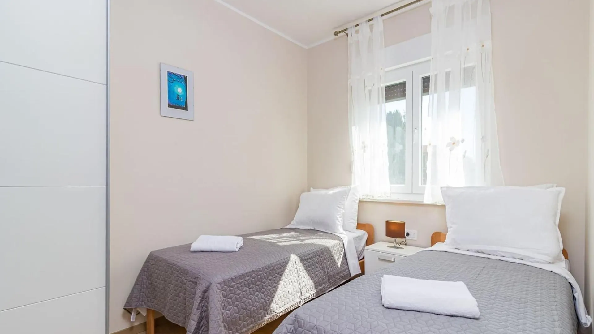 4 Guests Apartment In Medulin 0*,