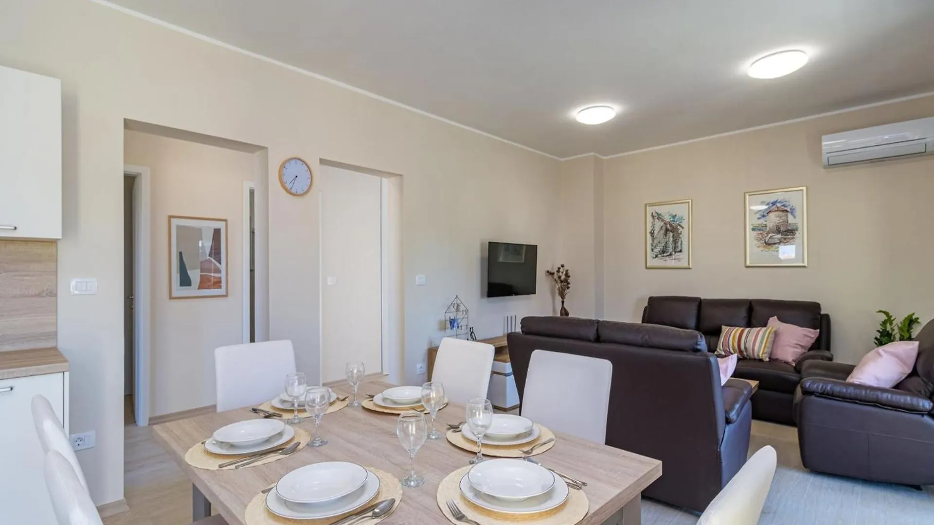 4 Guests Apartment In Medulin