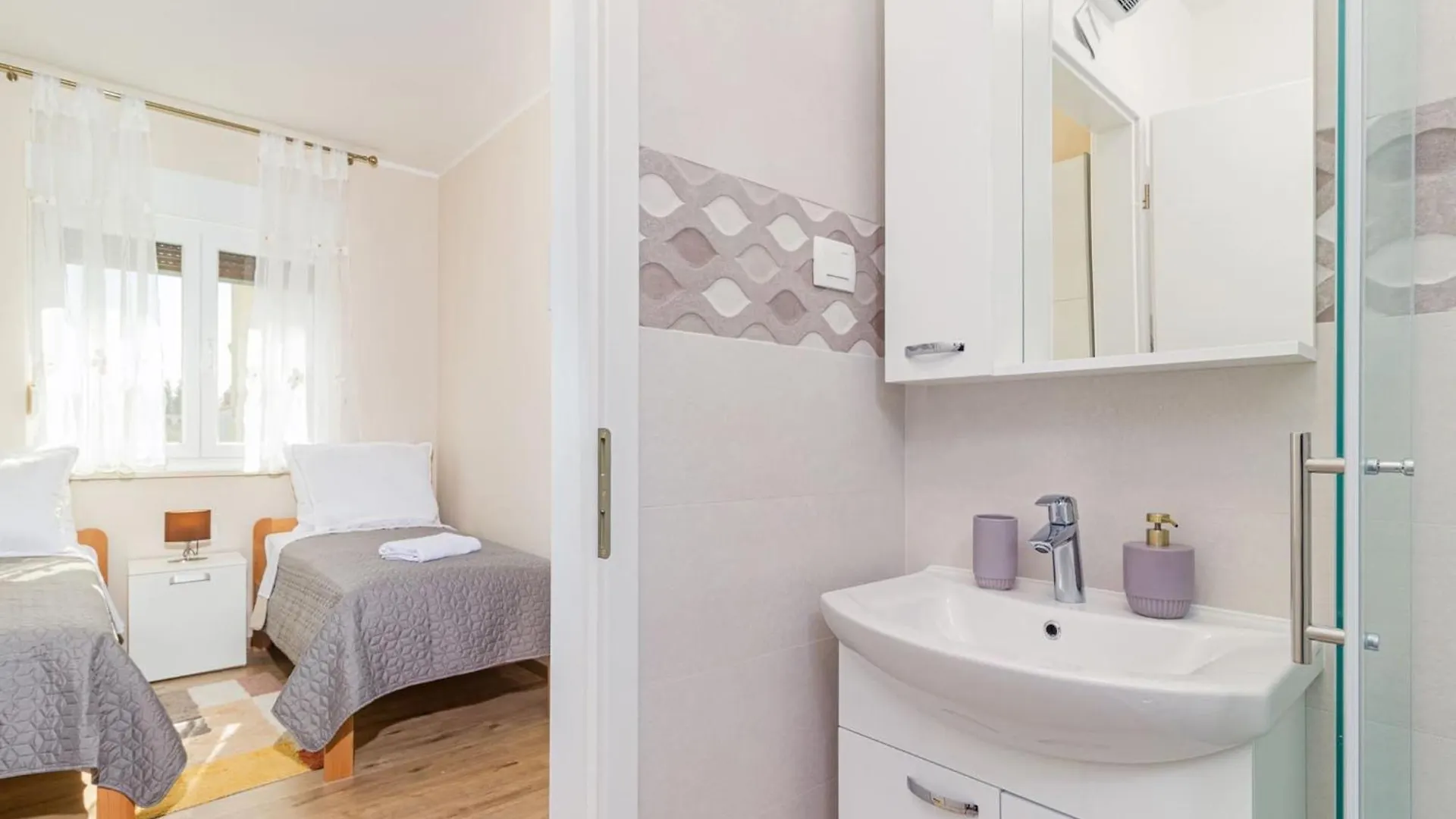 4 Guests Apartment In Medulin